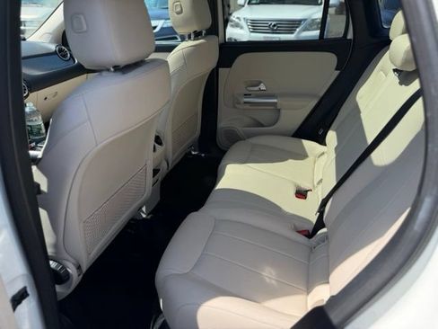 Used 2022 Mercedes-Benz GLA 250 4MATIC image 12