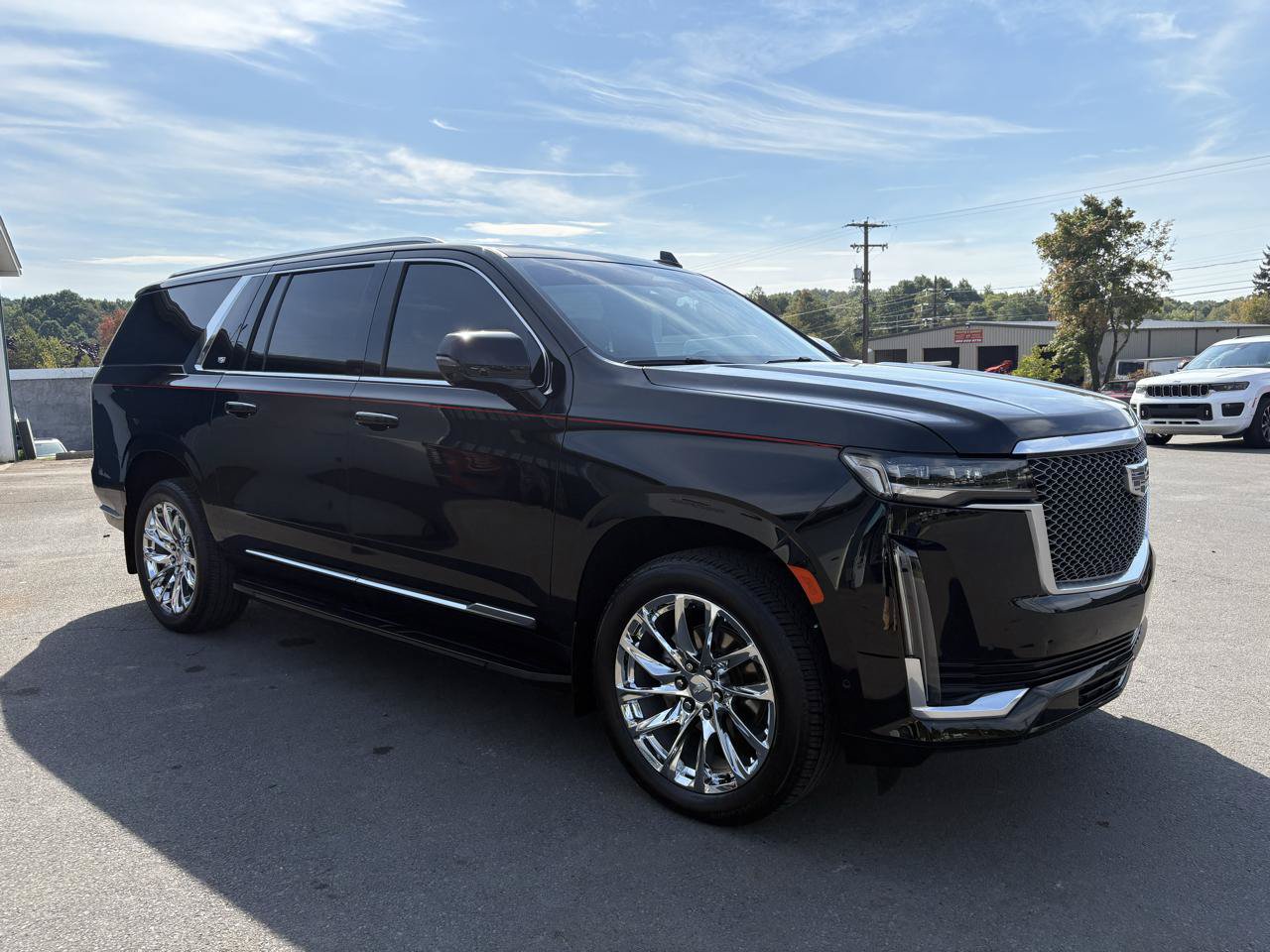 Used 2023 Cadillac Escalade ESV Premium Luxury w/ LPO, Radiant Package AWD/4WD image 7