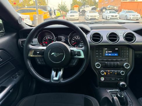 Used 2017 Ford Mustang GT RWD image 27