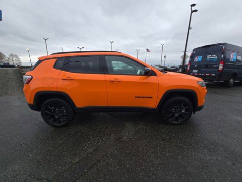 New 2026 Jeep Compass Latitude image 2