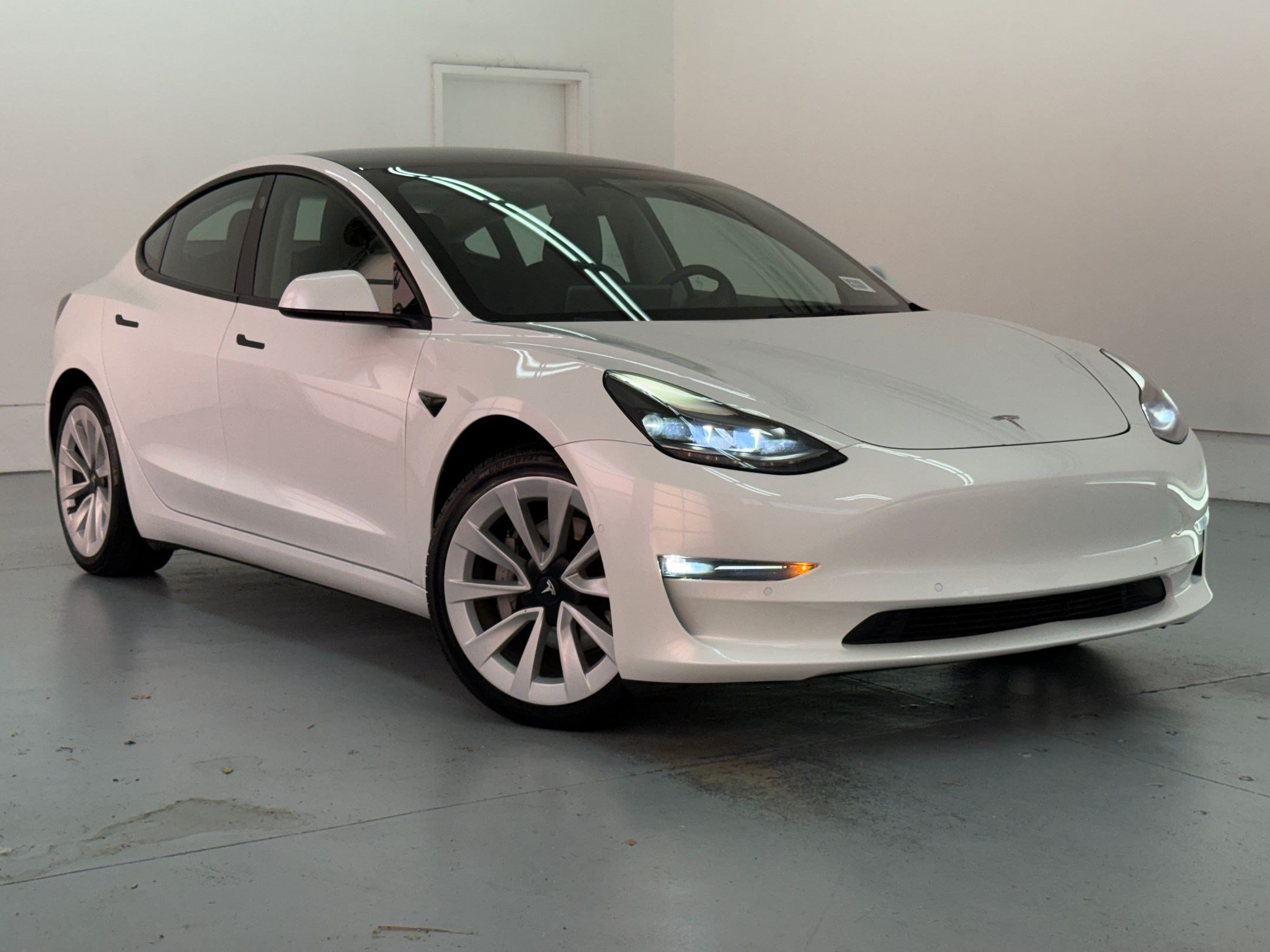 Used 2022 Tesla Model 3 Long Range AWD/4WD image 6