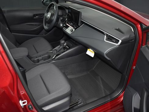Used 2025 Toyota Corolla LE image 11