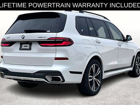 Used 2025 BMW X7 xDrive40i w/ M Sport Package AWD/4WD image 2