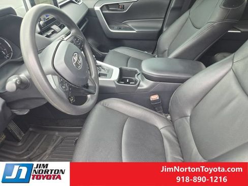 Used 2024 Toyota RAV4 LE AWD/4WD image 14