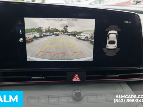 Used 2024 Hyundai Elantra Limited image 10