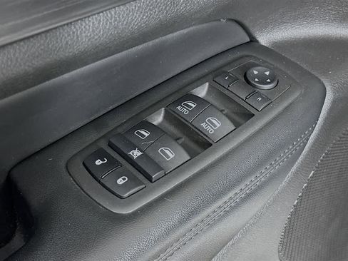 Used 2022 Jeep Grand Cherokee Laredo X AWD/4WD image 30
