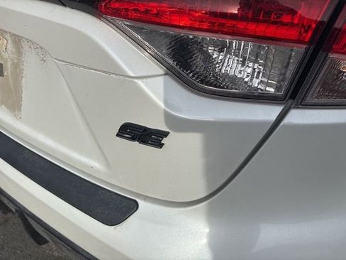 Used 2023 Toyota Corolla SE w/ SE Premium Package image 10