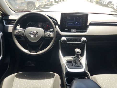 Used 2021 Toyota RAV4 XLE image 10