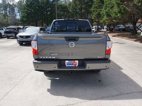 Used 2021 Nissan Titan SV w/ SV Convenience Package image 20