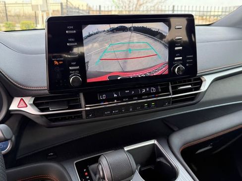 Used 2024 Toyota Sienna XSE image 20