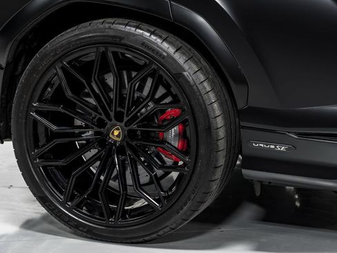 Used 2025 Lamborghini Urus SE image 57