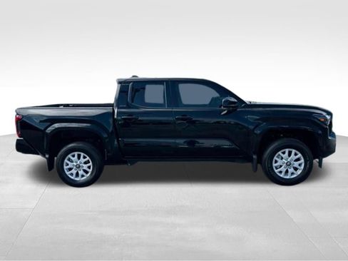 Used 2025 Toyota Tacoma SR5 AWD/4WD image 8