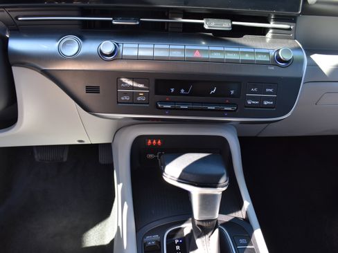 Used 2025 Hyundai Kona SEL image 21