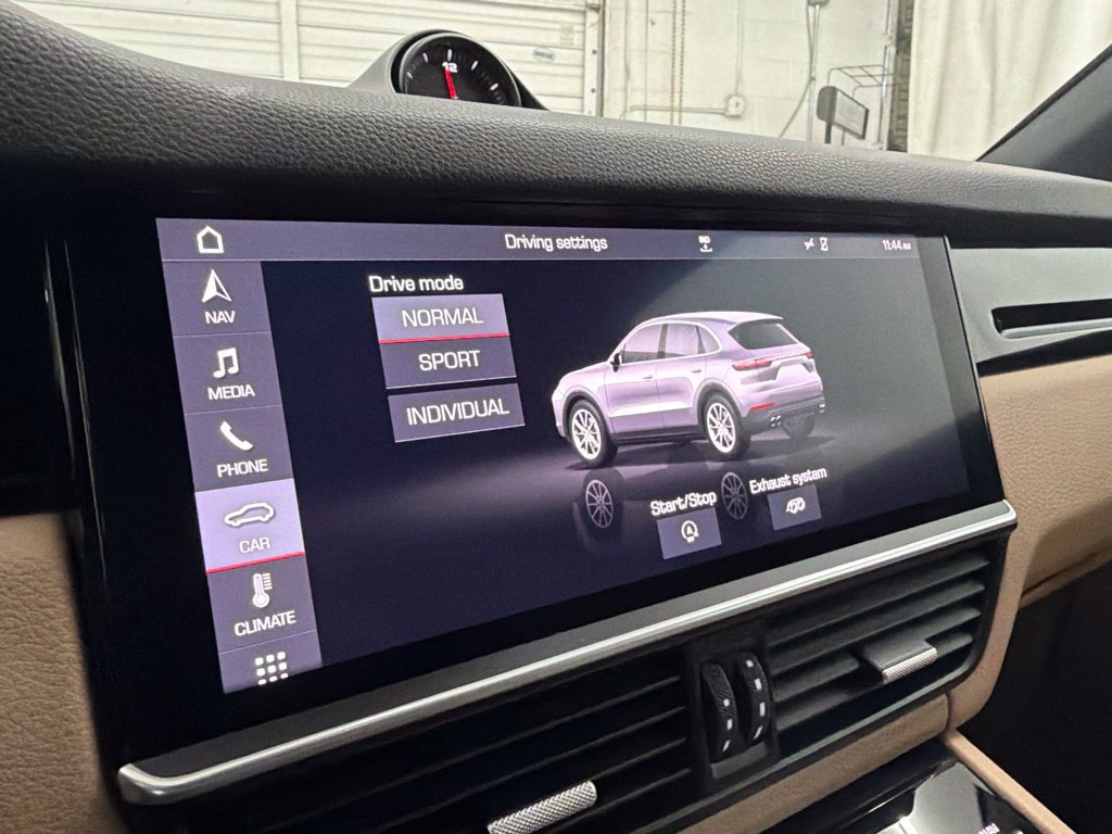 Used 2019 Porsche Cayenne AWD/4WD image 16