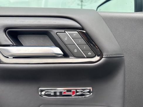 Used 2025 GMC Sierra 1500 AT4X image 38
