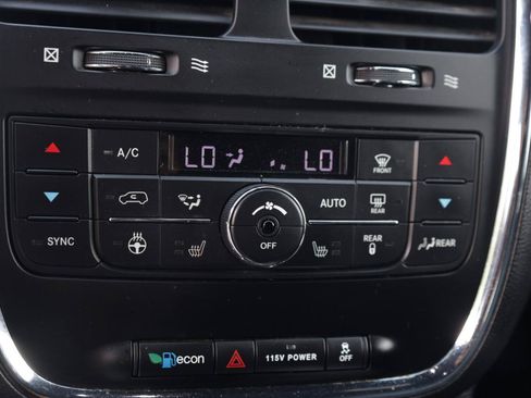 Used 2019 Dodge Grand Caravan GT FWD image 11