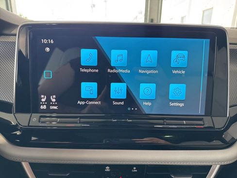 Used 2025 Volkswagen Atlas Cross Sport SEL Premium R-Line AWD/4WD image 24