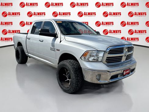 Used 2017 RAM 1500 Lone Star AWD/4WD image 3