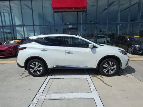Used 2023 Nissan Murano SV image 3