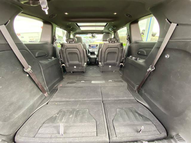 Used 2026 Chrysler Pacifica Limited FWD image 7