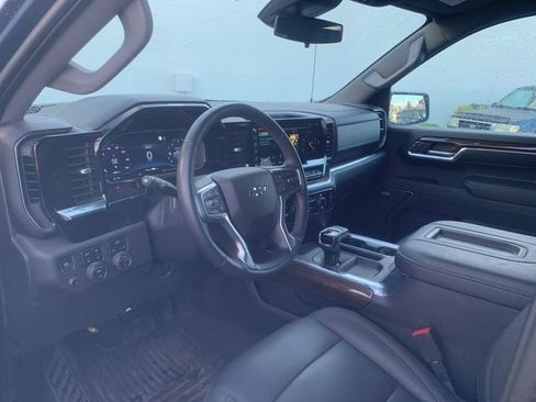 Used 2022 Chevrolet Silverado 1500 RST w/ Convenience Package II image 12