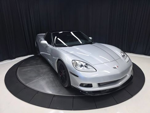 Used 2009 Chevrolet Corvette Coupe w/ Preferred Equipment Group RWD image 8