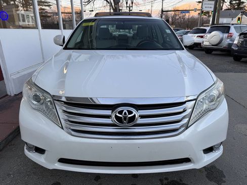 Used 2011 Toyota Avalon Limited image 6