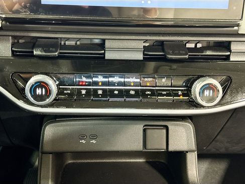 Used 2024 Honda Prologue EX image 15