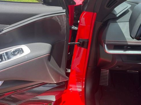Used 2023 Chevrolet Corvette Stingray Convertible w/ Z51 Performance Package RWD image 20