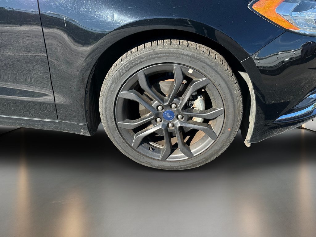 Used 2018 Ford Fusion SE w/ Equipment Group 201A FWD image 7