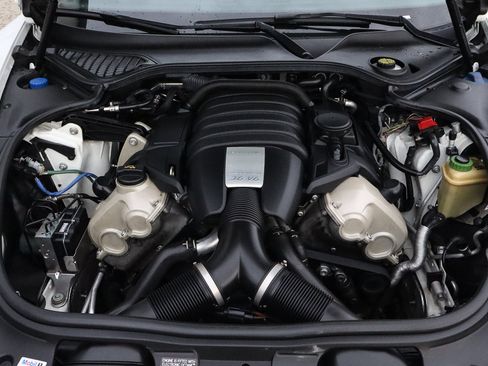Used 2016 Porsche Panamera Edition image 18