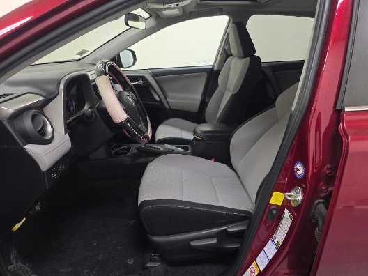 Used 2018 Toyota RAV4 XLE AWD/4WD image 8