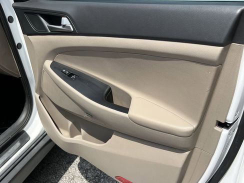 Used 2021 Hyundai Tucson Limited AWD/4WD image 12