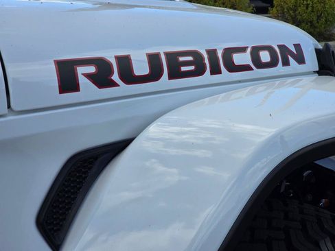 Used 2024 Jeep Gladiator Rubicon AWD/4WD image 35