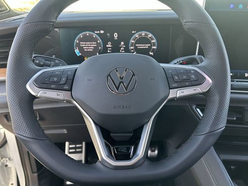 New 2026 Volkswagen Tiguan SEL R-Line AWD/4WD image 19