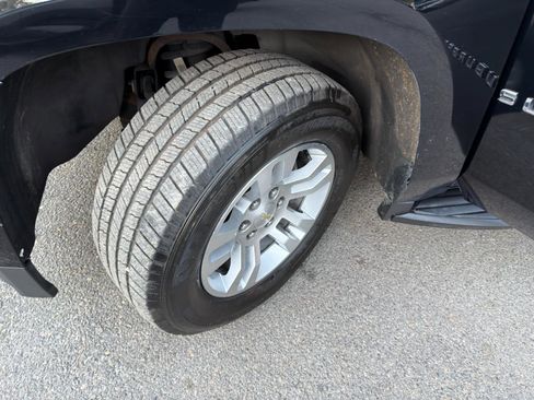 Used 2019 Chevrolet Suburban LT image 24