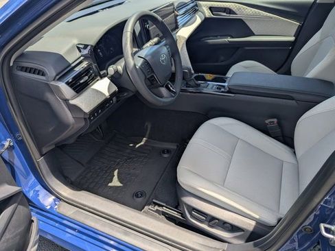Used 2026 Toyota Camry XLE FWD image 9