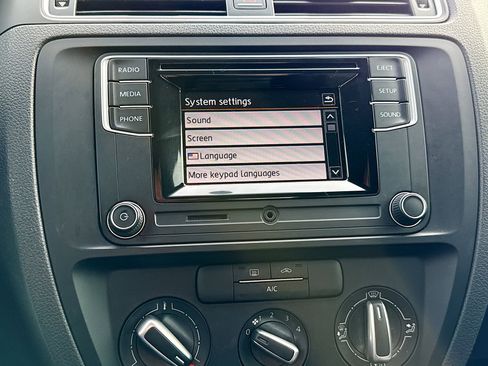 Used 2017 Volkswagen Jetta S image 26