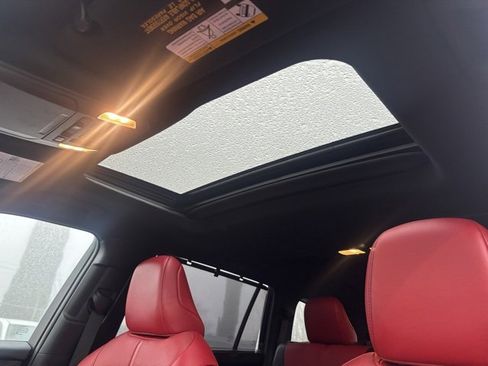 Used 2021 Toyota Highlander XSE image 5