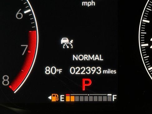 Used 2025 Honda Pilot Touring image 16