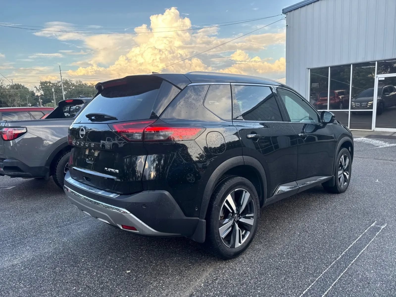 Used 2023 Nissan Rogue Platinum FWD image 9