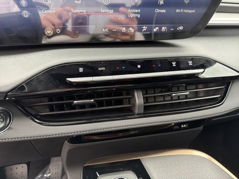 New 2026 Buick Enclave Avenir image 20