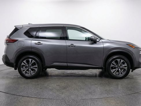 Used 2025 Nissan Rogue SV FWD image 11