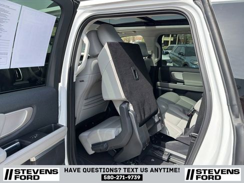 Used 2025 Ford Expedition Max Active AWD/4WD image 38