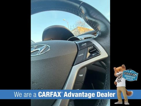 Used 2017 Hyundai Veloster Value Edition image 40