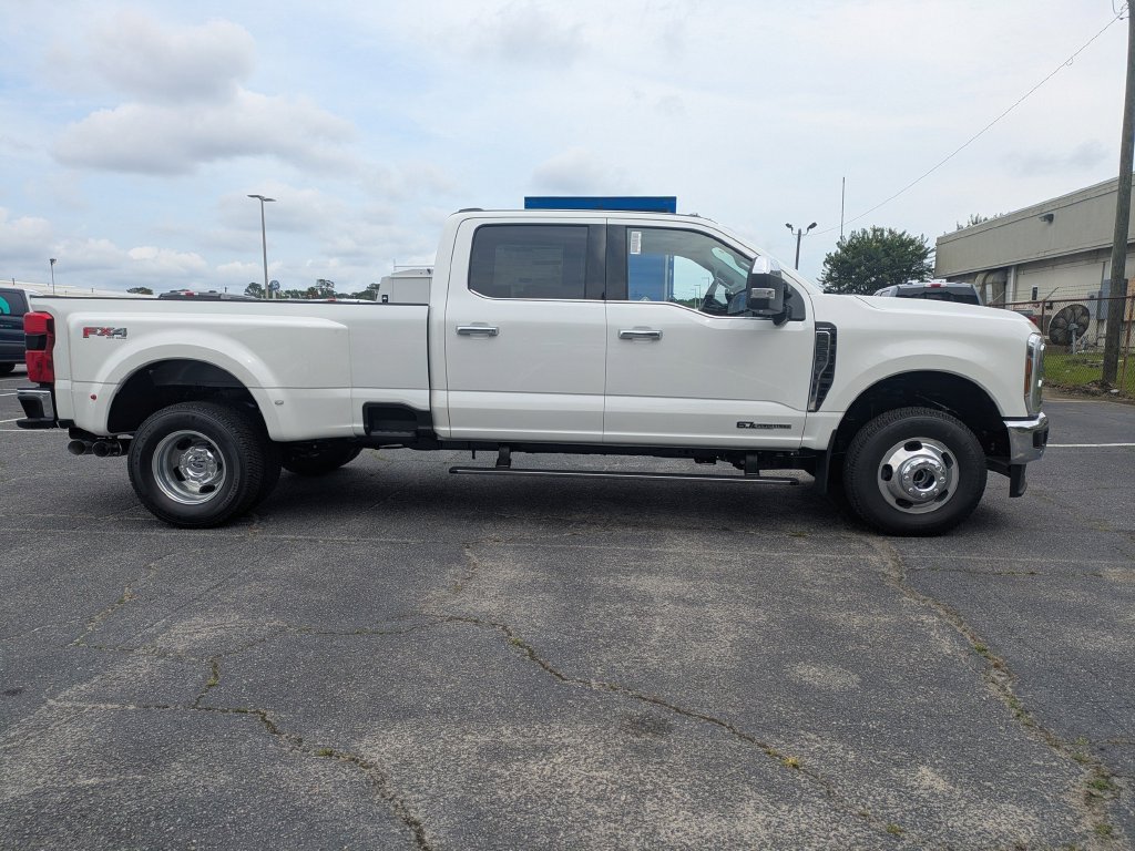New 2026 Ford F350 Lariat w/ Lariat Ultimate Package AWD/4WD image 3