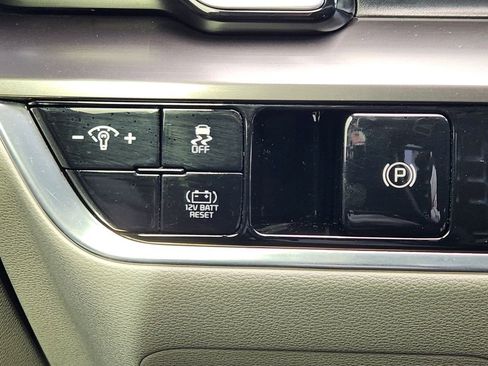 Used 2023 Kia Sportage EX image 12