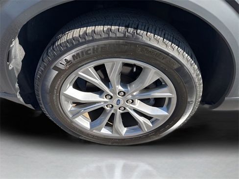 Used 2022 Ford Explorer Limited image 47