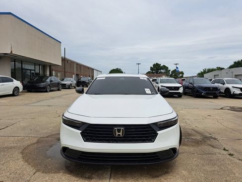 Used 2025 Honda Accord SE image 2