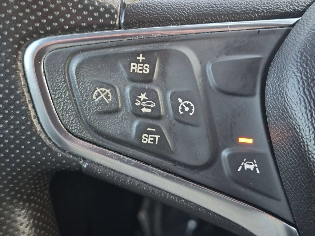 Used 2020 Chevrolet Equinox LS w/ LS Convenience Package FWD image 14